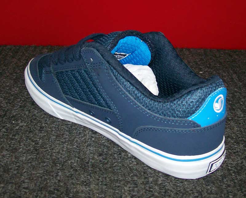 11_DVS_Shoe3_02.jpg