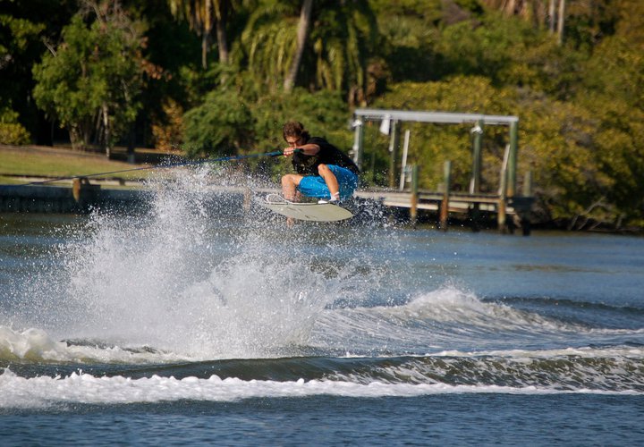 188671_1875393321120_1129816216_32252329_4033951_travis.jpg