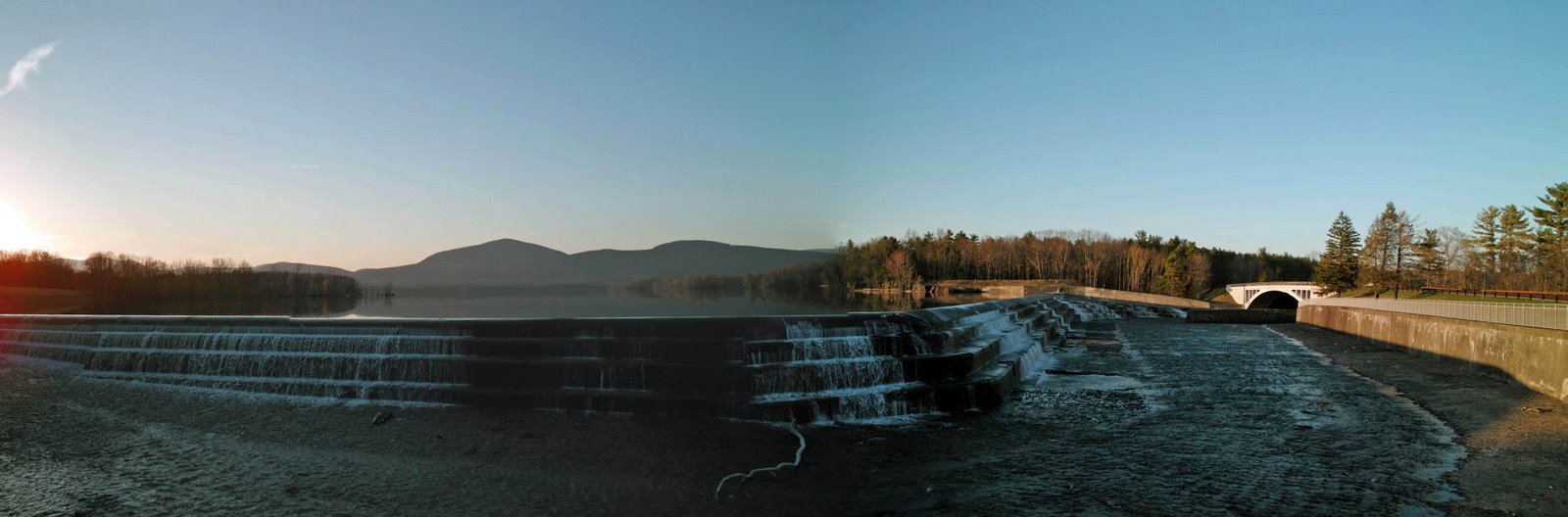 20080417%3B+spillway+panorama.jpg