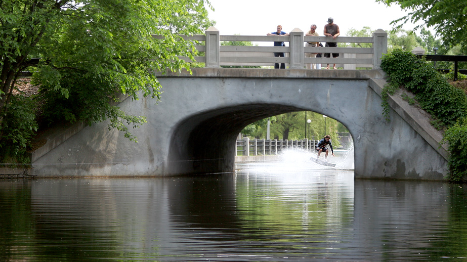 BrianGrubb_BridgeShovit_BosPhoto.jpg