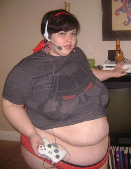 gamer chick.jpg