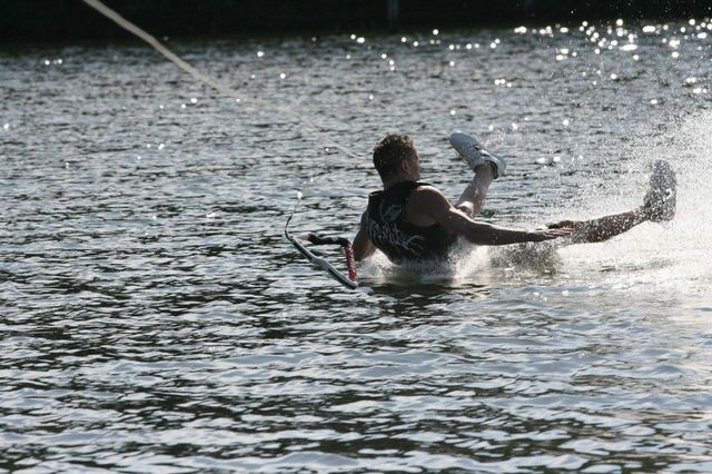 wakeskate bail [640x480].jpg