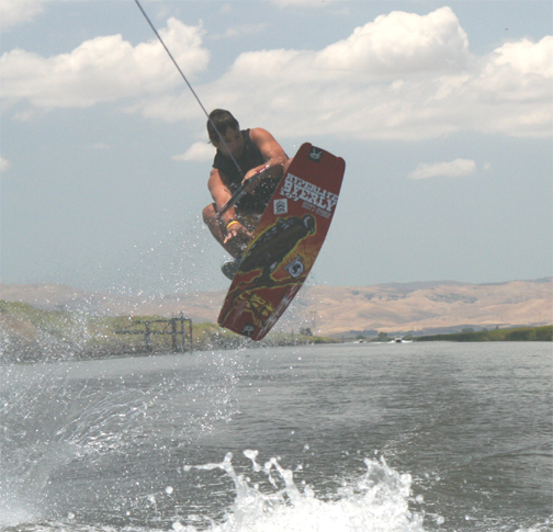 1525Wakeboarding_6_19_05_011a