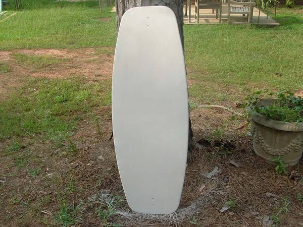 670whiteskate_001