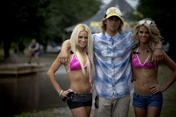 Nick_T_with_the_Rockstar_Girls